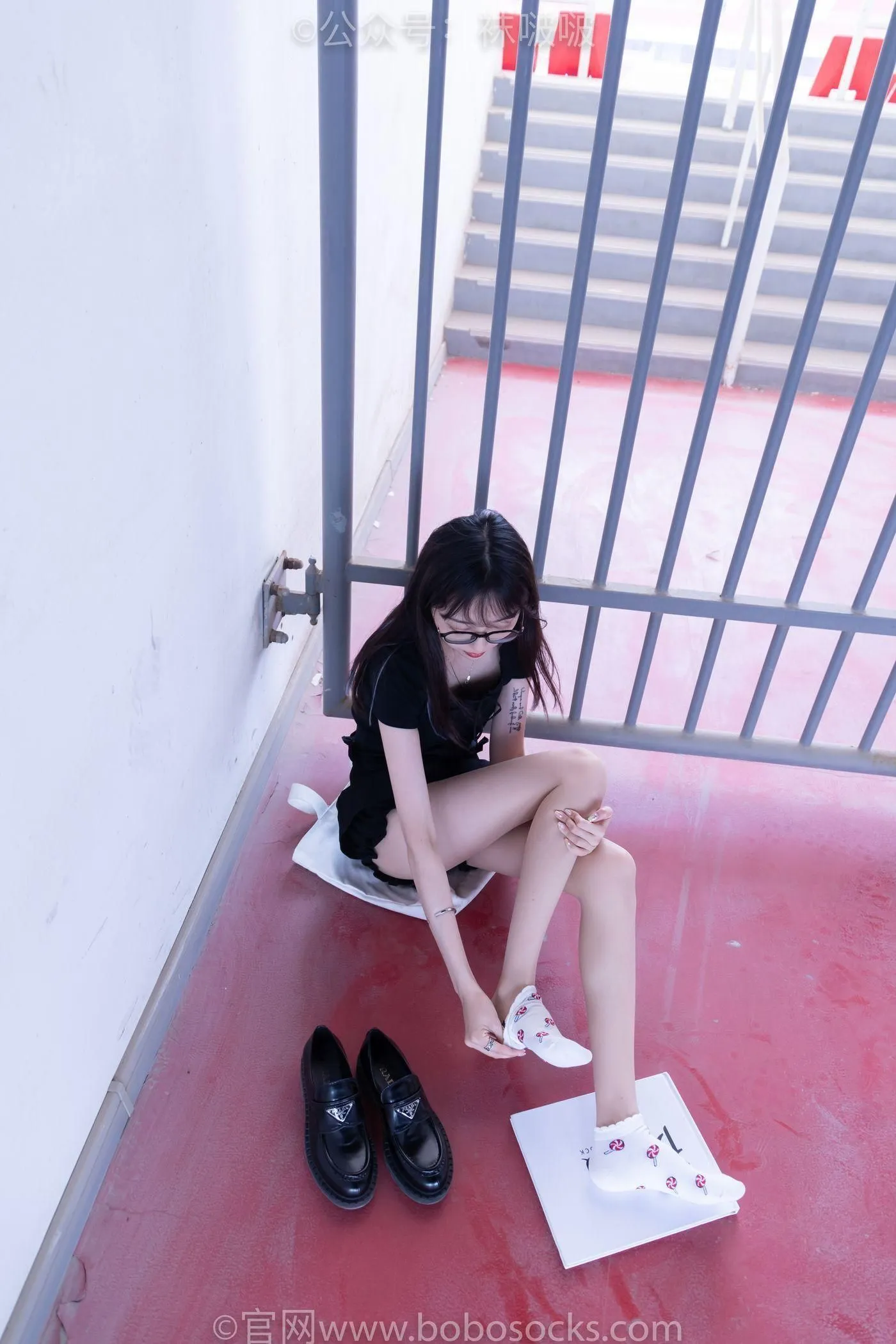[BoBoSocks袜啵啵]NO.030 稚予- 皮鞋、短白棉袜、肉丝 [141P]插图1